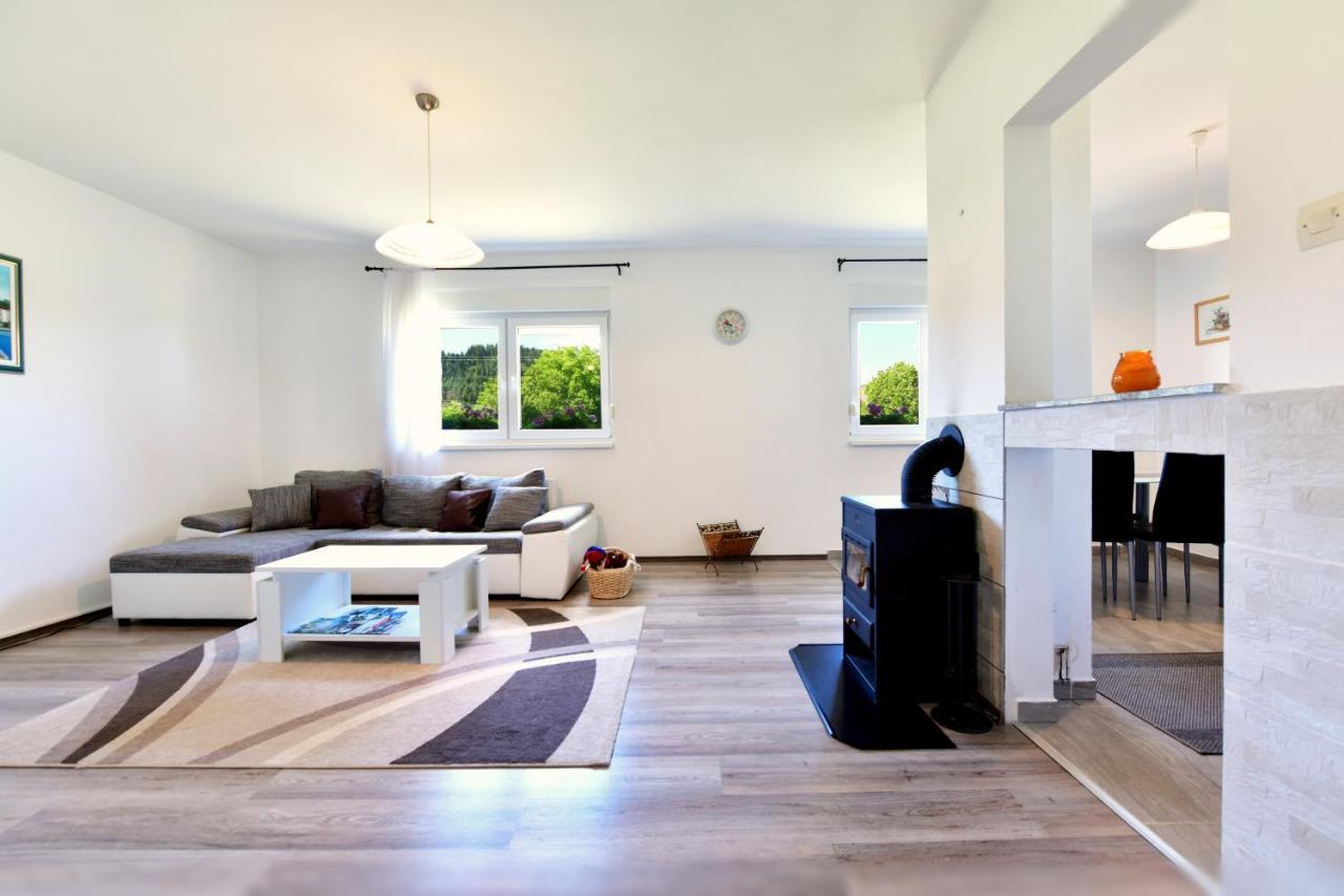 Kuca Za Odmor Roby Apartment Saborsko Ngoại thất bức ảnh