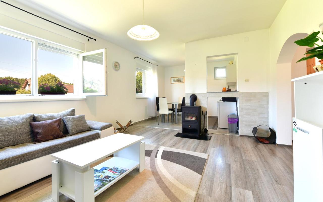 Kuca Za Odmor Roby Apartment Saborsko Ngoại thất bức ảnh