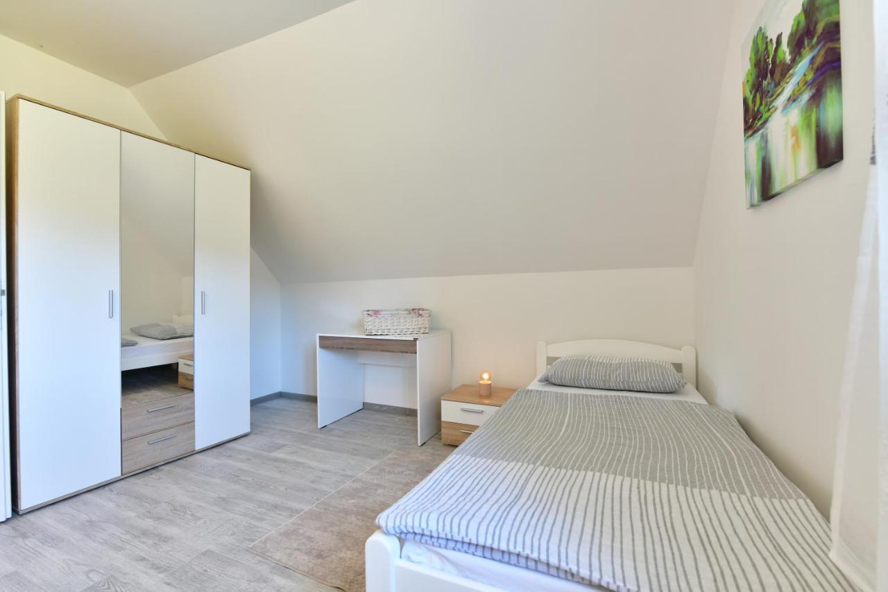 Kuca Za Odmor Roby Apartment Saborsko Ngoại thất bức ảnh