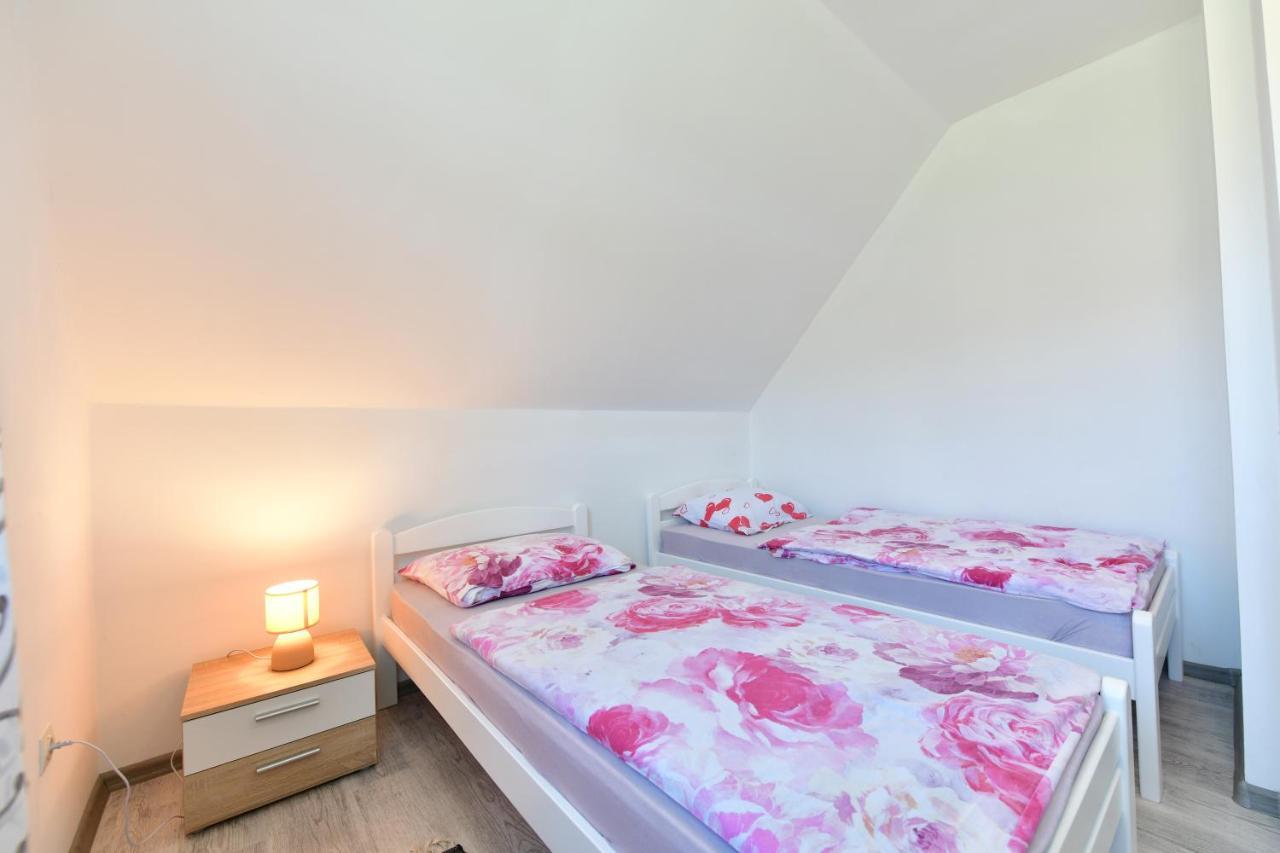 Kuca Za Odmor Roby Apartment Saborsko Ngoại thất bức ảnh