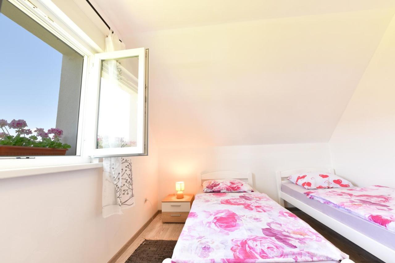 Kuca Za Odmor Roby Apartment Saborsko Ngoại thất bức ảnh