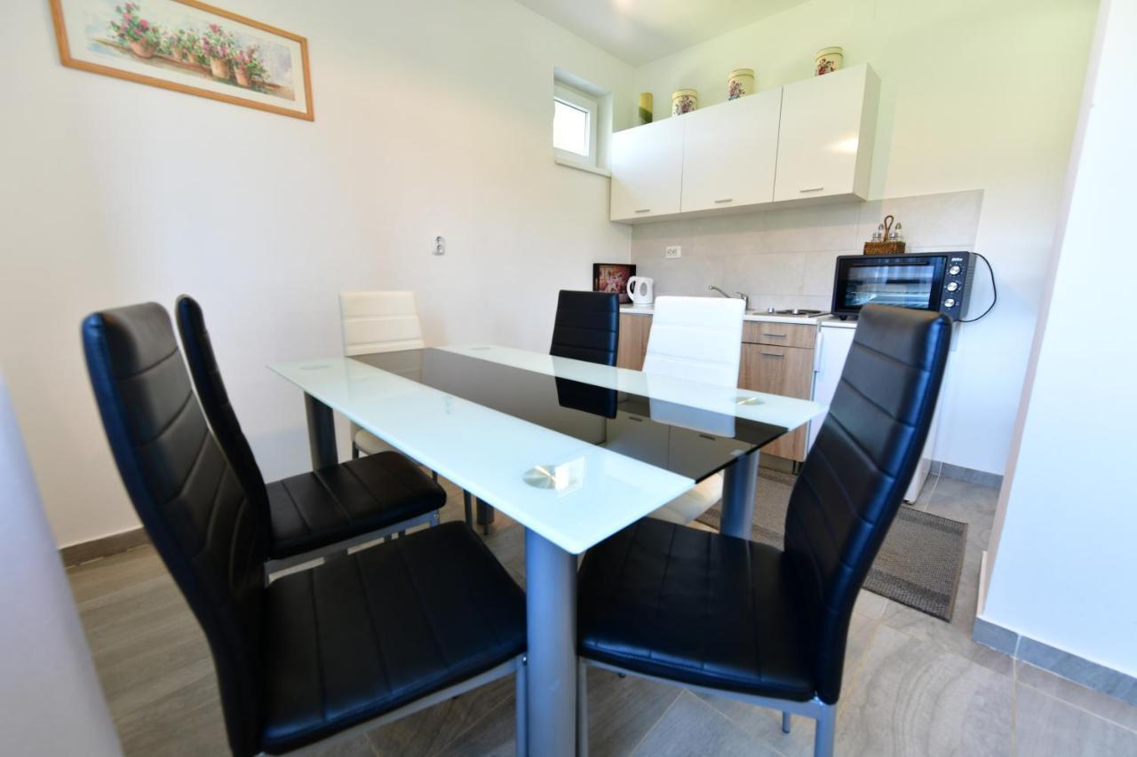 Kuca Za Odmor Roby Apartment Saborsko Ngoại thất bức ảnh